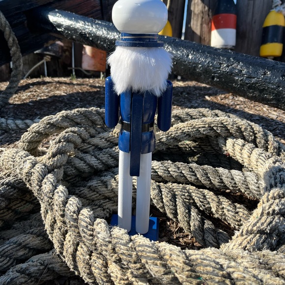 Sea Captain nutcracker - Picture 2 of 4